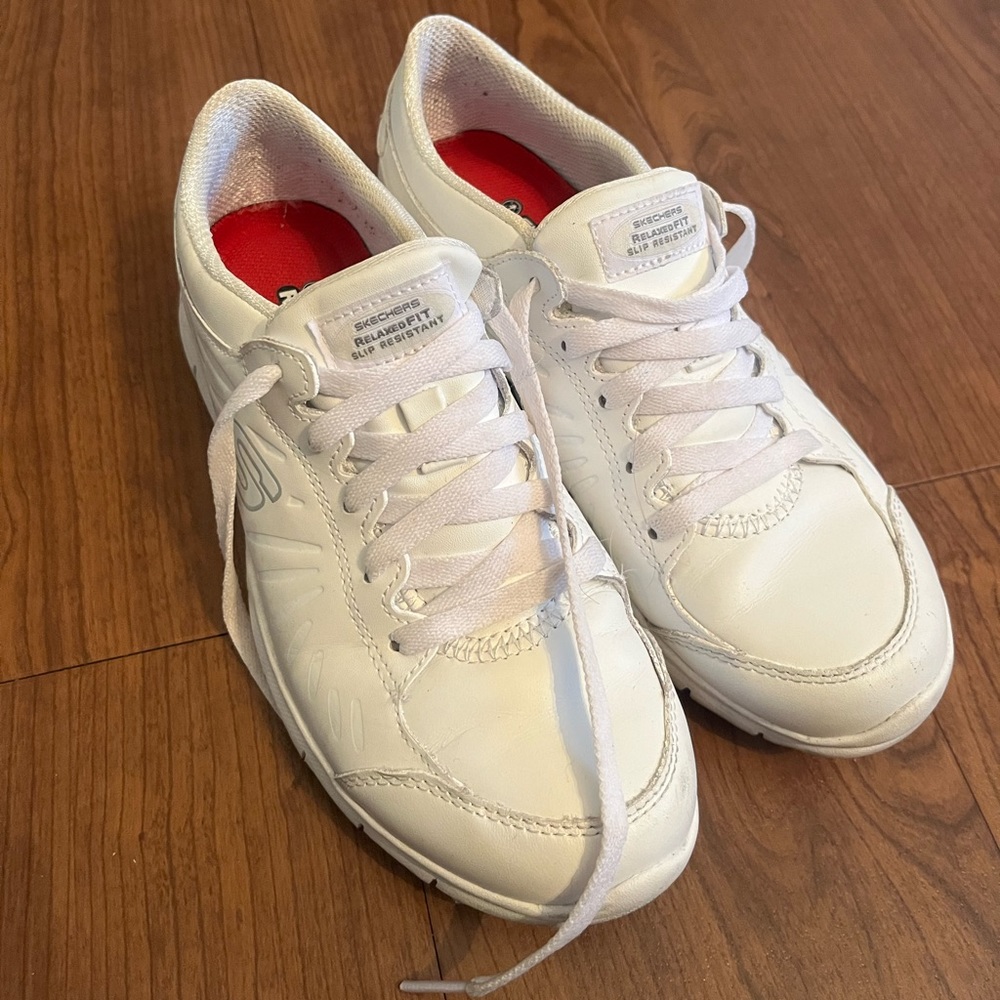 White sneakers, no mesh. Ideal for nursing or healthcare workers
